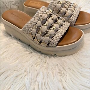 Sandra FONTAN Woven Platform Slide Sandals in Cream and Gold size 39/US 7.5